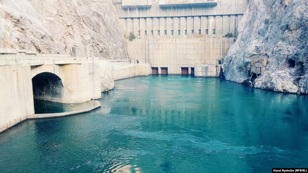 Hydropower plant in Toktogul, Kyrgyzstan in November 2022. Kanat Ryskulov (RFE/RL).