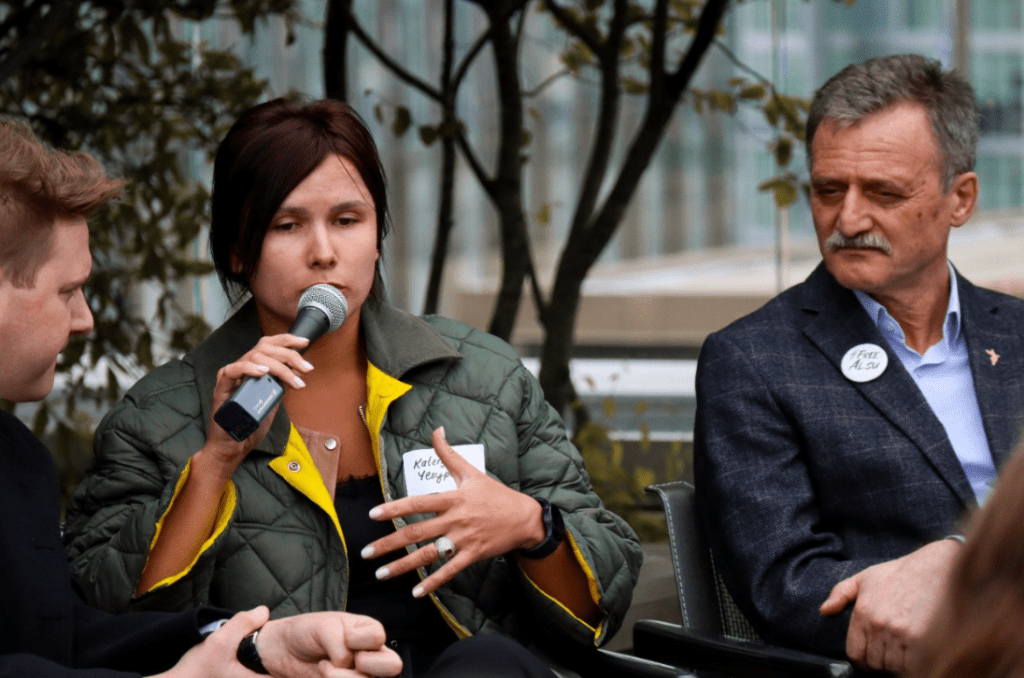 Kateryna Yesypenko and Aleh Hruzdzilovich at RFE/RL’s World Press Freedom Day reception in Washington D.C. on April 25, 2024.